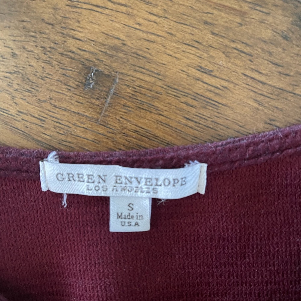 Maroon flare sleeve top size small - Picture 4 of 4